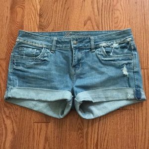 Lightwash Jean Shorts. Adjustable length rolling.